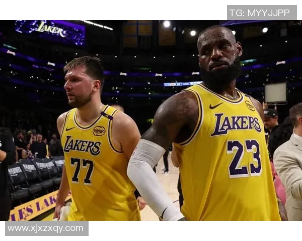 2000年湖人与国王的激烈对决回顾与赛季精彩瞬间分析